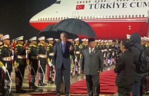 Presiden Prabowo Subianto menyambut langsung kedatangan Presiden Turki Recep Tayyip Erdogan beserta rombongan saat tiba di Indonesia pada Selasa (11/2/2025). Foto/Riyan/sindo