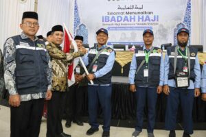 Bupati Pidie Jaya Lepas Keberangkatan Jemaah Haji Kloter 5, Pesankan Ikhlas dan Taat Aturan