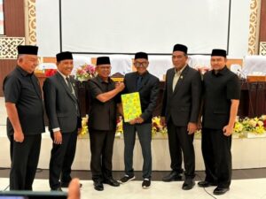 Sekda-Aceh-Utara-serahkan-RAPBK