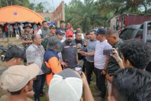 Marah Besar! Bupati Aceh Timur Putus Kontrak Vendor Huntara yang Tak Rampungkan Pekerjaan