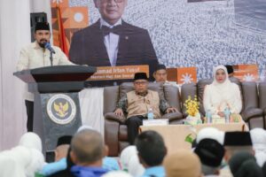 Bupati Al-Farlaky Lepas Jamaah Haji Kloter 7 Embarkasi Aceh, Titip Doa untuk Kedamaian Aceh