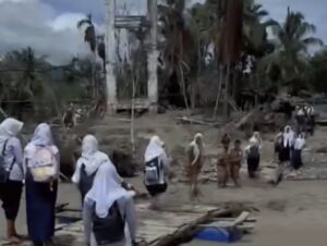 Viral! Pelajar di Aceh Tengah Pertaruhkan Nyawa Menyeberangi Sungai Demi Sekolah