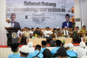 Kloter Pertama CJH Aceh Resmi Diberangkatkan, Gubernur Mualem Tekankan Kebersihan Hati dan Kesehatan